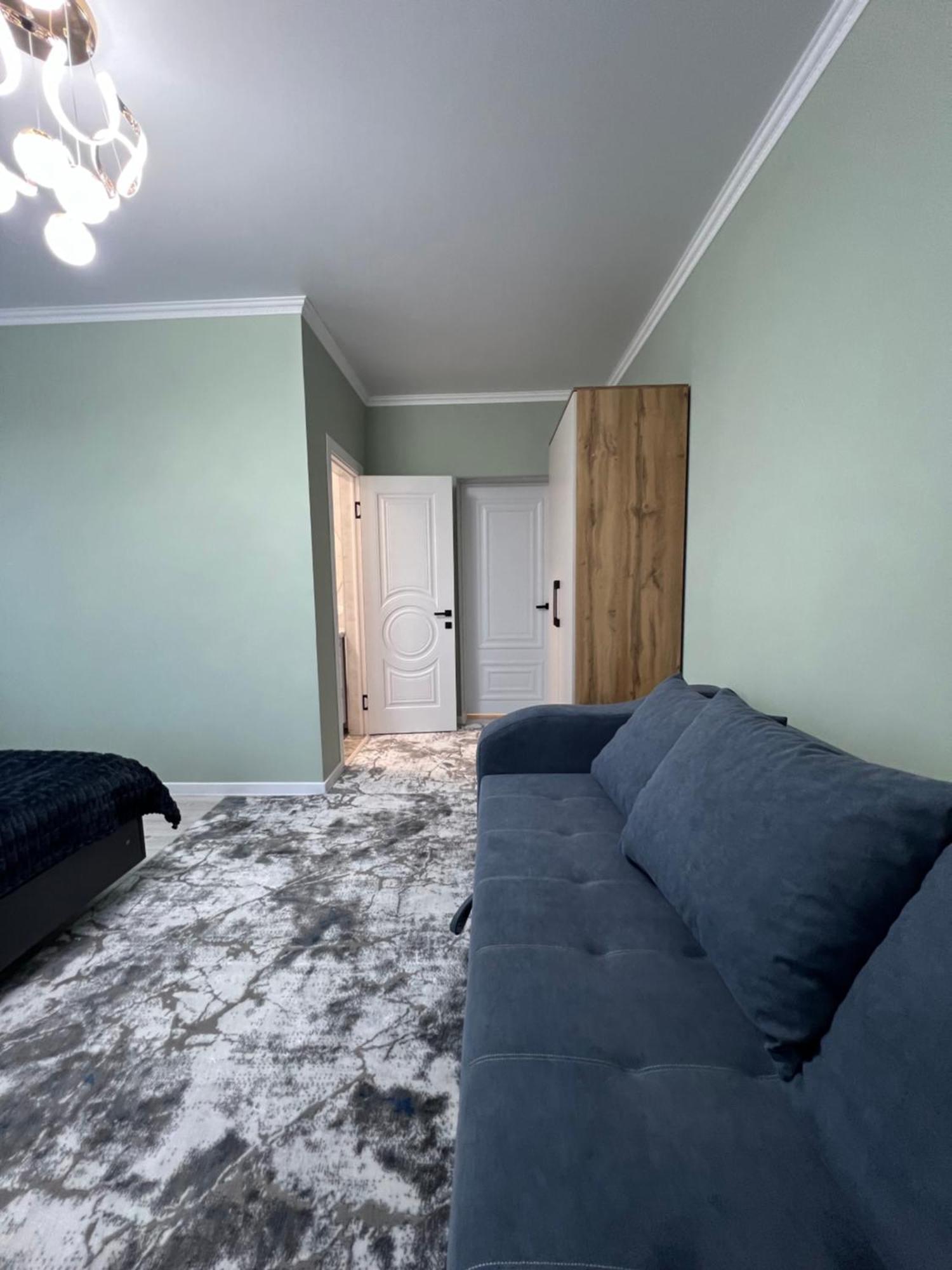 Maral Guesthouse Каракол Екстериор снимка