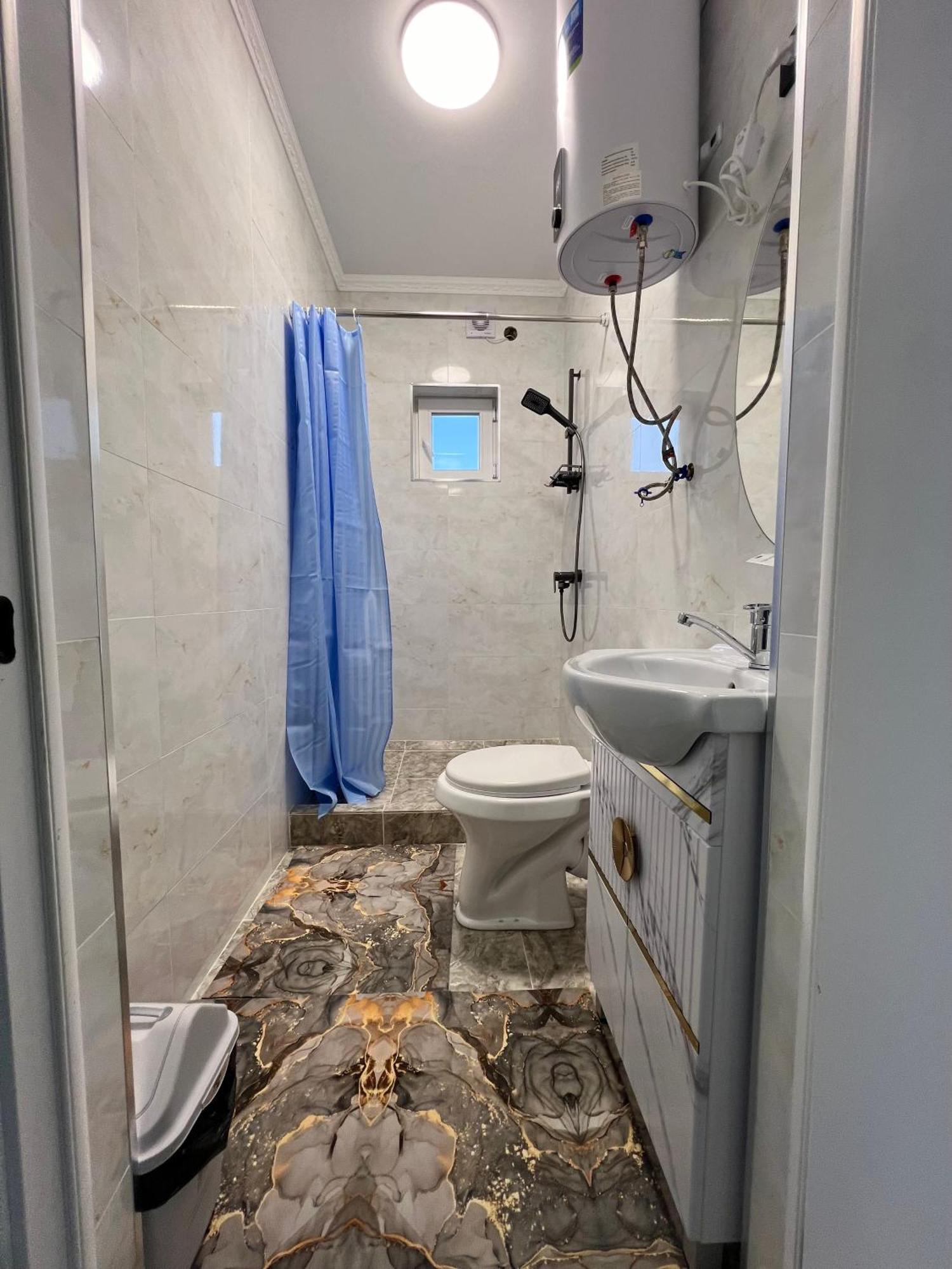 Maral Guesthouse Каракол Екстериор снимка