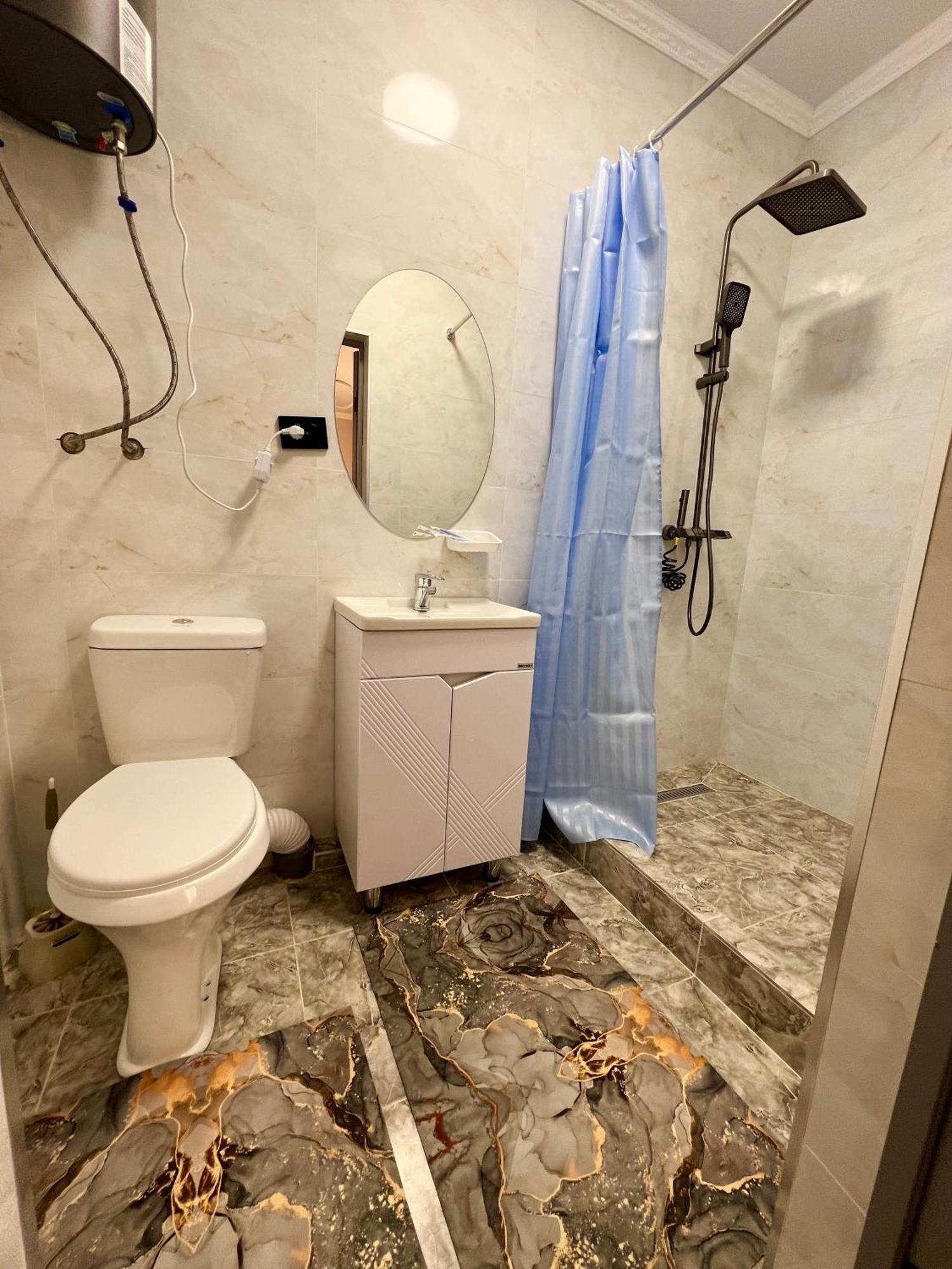 Maral Guesthouse Каракол Екстериор снимка
