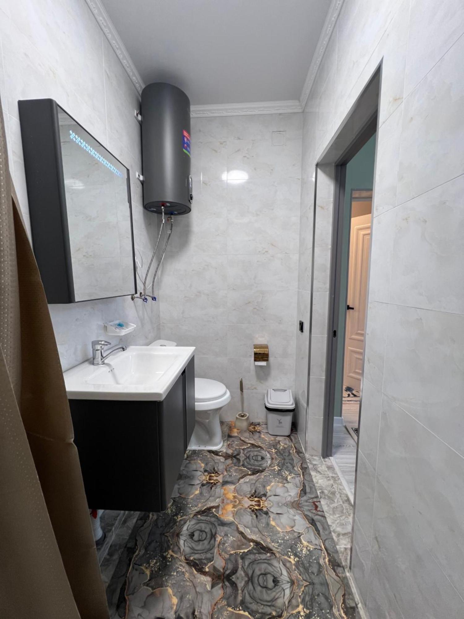 Maral Guesthouse Каракол Екстериор снимка