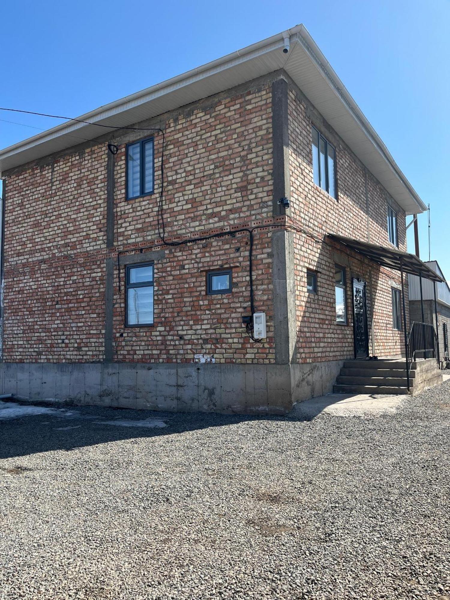 Maral Guesthouse Каракол Екстериор снимка